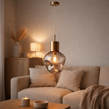 J-Line Lampe Suspendue Métal Doré/Verre Gris en situation