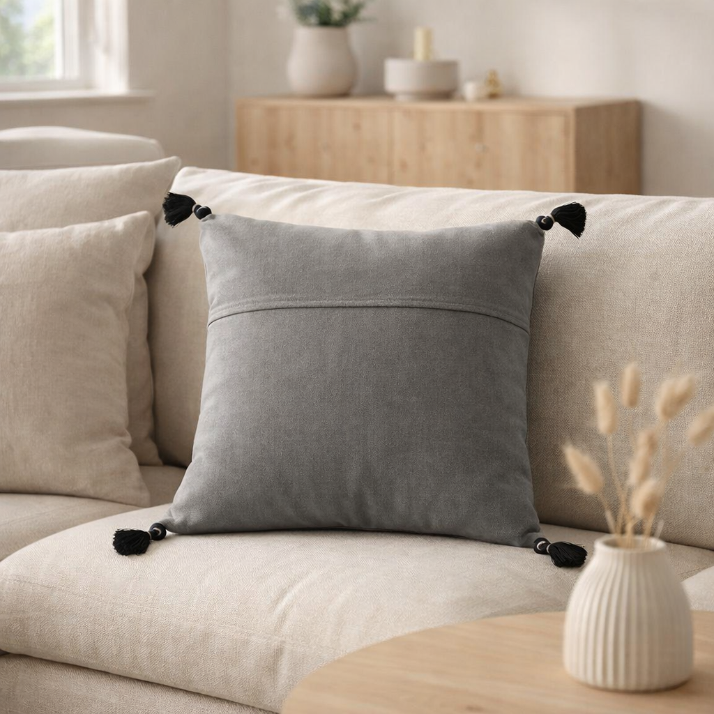 J-Line coussin Graphic Shapes Square - coton - gris en situation