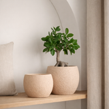 J -line Flowerpot Enya - Céramique - Beige - Small - Ø 16 cm en situation