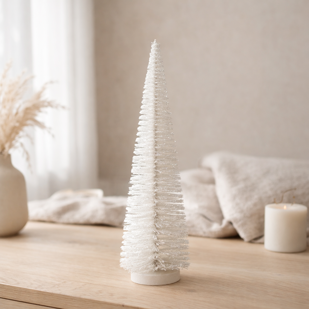 J -line Décoration de Noël arbre de Noël - Plastique - Médium blanc en situation