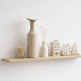 J -line vase agra - aluminium - beige - petit - 31,5 cm de haut en situation