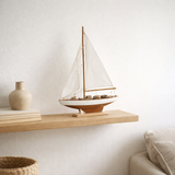 J -line Decoration Saiboat - Wood - Natural / White - Small en situation
