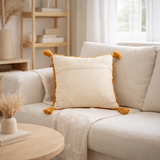 Coussin J-Line Tufté + Pompons - coton - ocre en situation