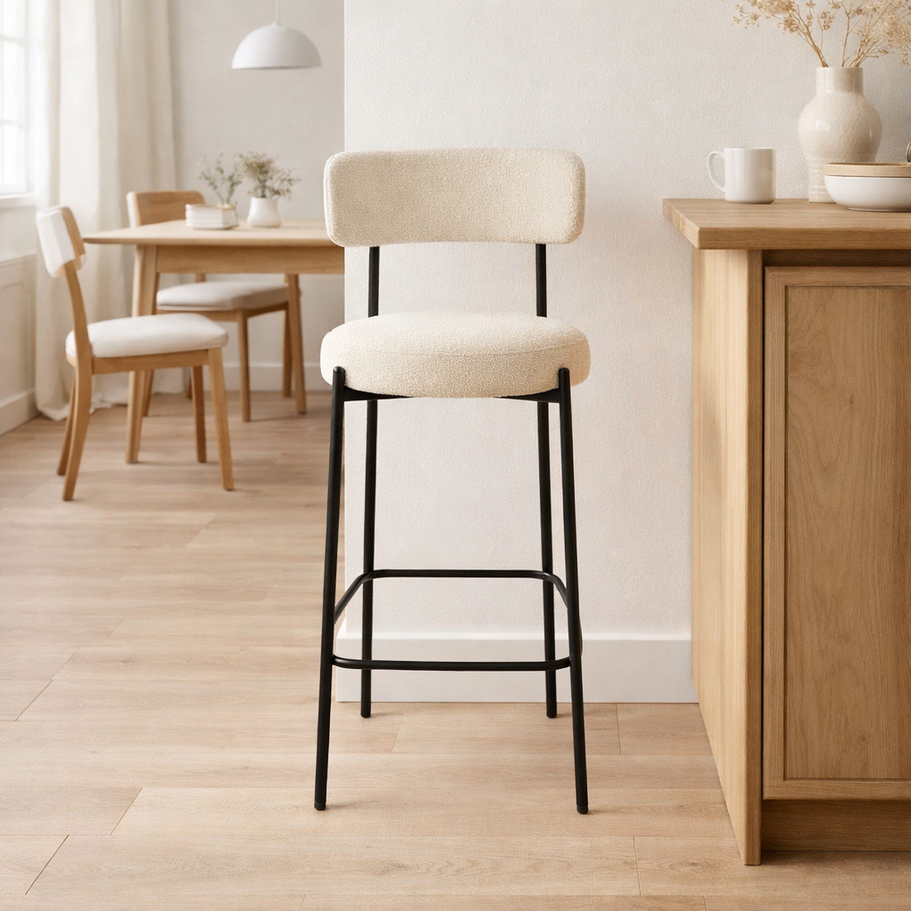 Chaise de bar J-Line boucle - contreplaqué/polyester - blanc/noir en situation
