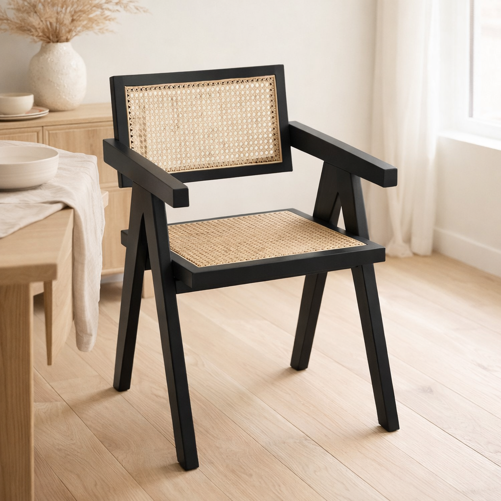 J-Line Chaise Treillis Bois de Frêne/Rotin Noir en situation