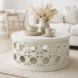 Table basse J-Line en épicéa sculpté/MDF blanc en situation
