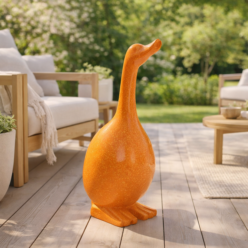 Figurine J-Line Goose Outdoor - plastique - orange en situation