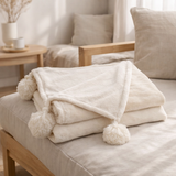 Pompon à carreaux J-Line - polyester - crème - 170 x 130 cm en situation