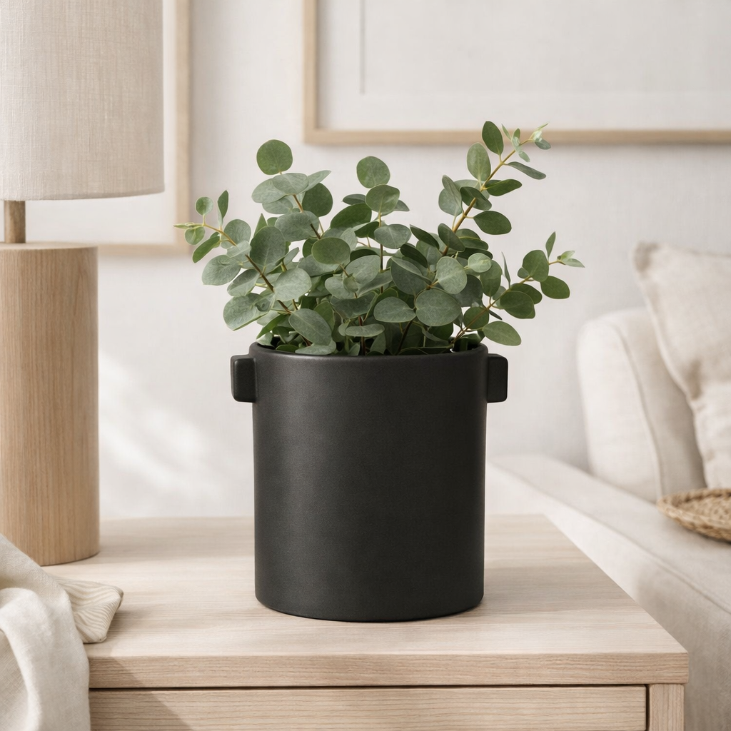J -Liline Flowerpot Handle Stone Good - Ceramics - Black - Ø 14 cm en situation