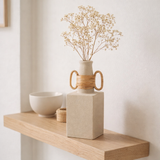 Vase J-Line Celine Ovaal - vase à fleurs - ciment - sable/naturel - 29 cm en situation