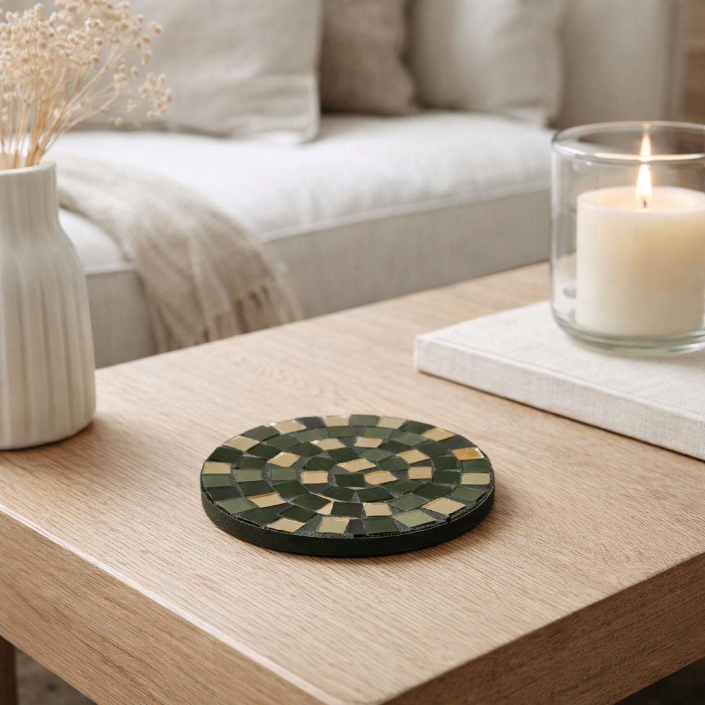 J -Liline Plateau Mosaic - Tray - Verre - Green - Small en situation