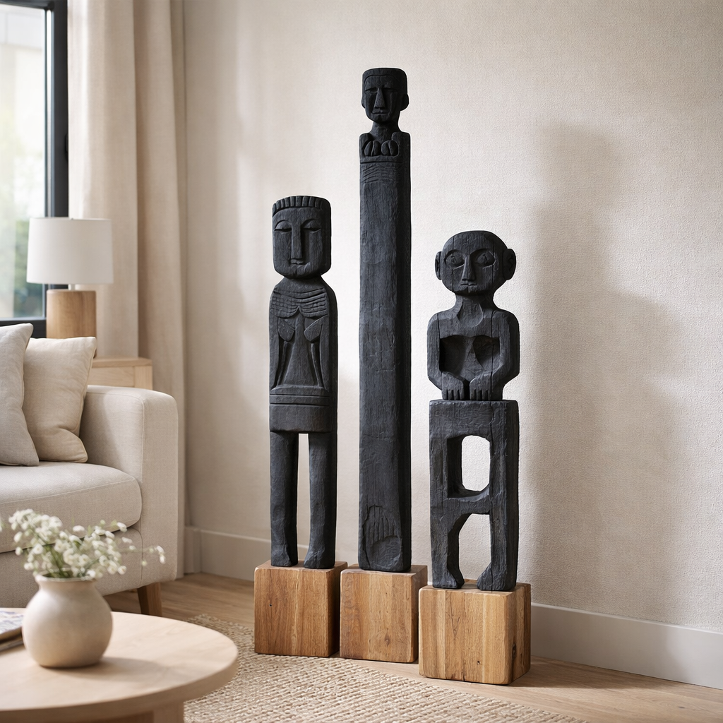 J-Line statue Kuru - hout - zwart/naturel en situation