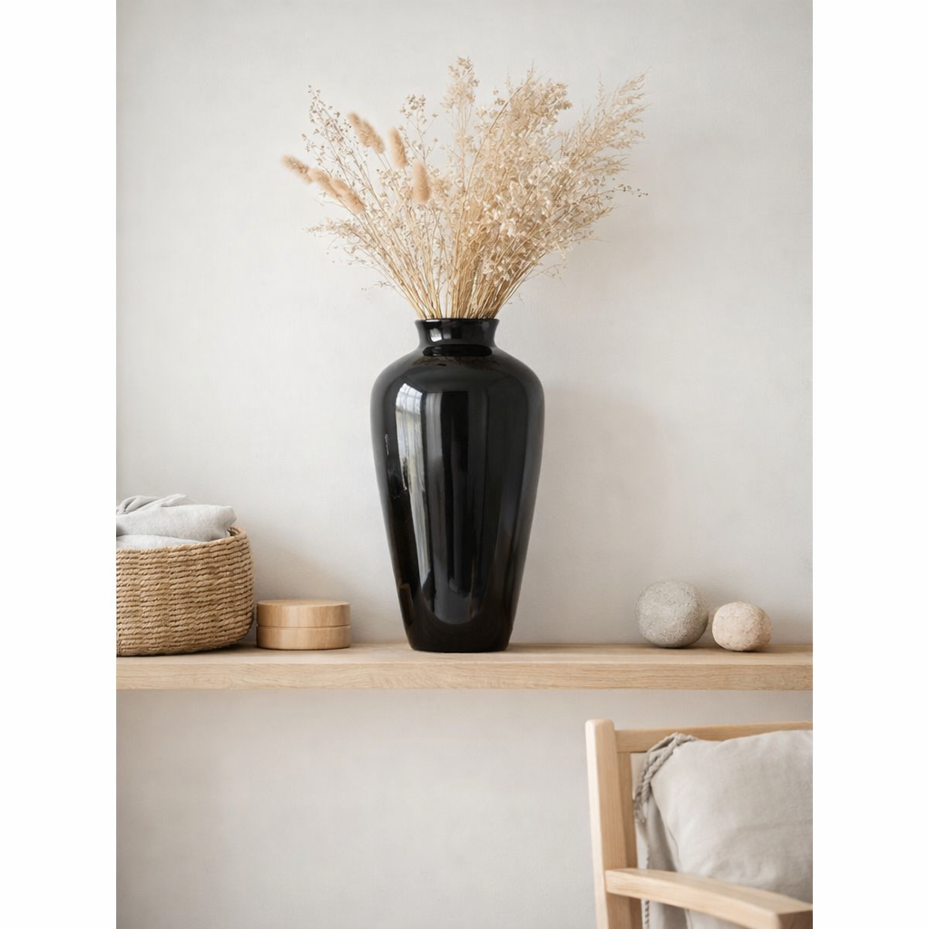 J -line Vase Ying - Fun - Black - Grand - 90 cm de haut en situation