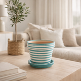 J-Lline Flowerpot Granada Stripes - Céramique - Aqua - Medium - Ø 27 cm en situation