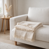 J-Line Plaid franges mousseline - coton - beige clair - 130 x 180 cm en situation