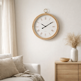 J-Line klok Kyr - rotan - naturel/esprit - petit - Ø 48 cm en situation