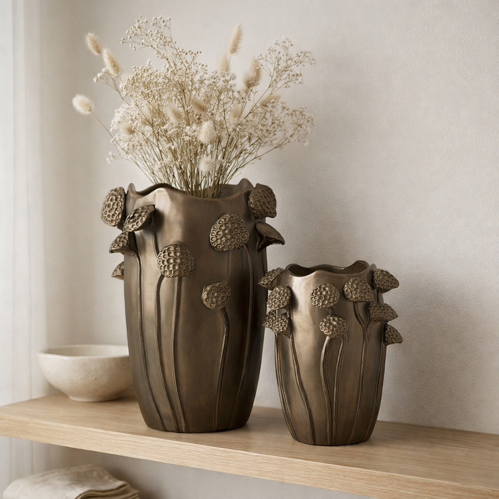 Vase J-Line Lotus Pod - kermily - couleur cuivre - grand en situation