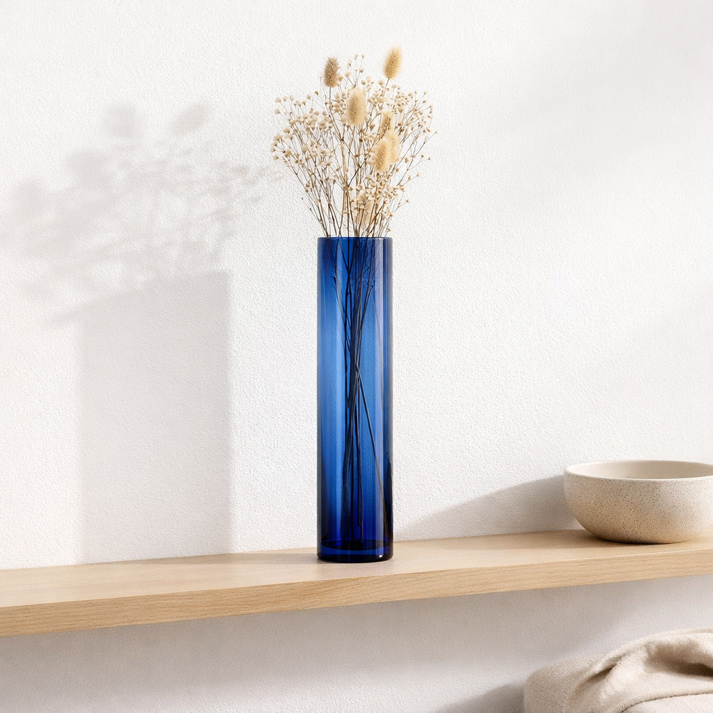 Tube de vase J -line - Verre - Bleu - 51 cm de haut en situation