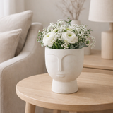 J -line Flowerpot Face - Ciment - White - Small - Ø 14,5 cm en situation