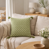 Coussin J-Line Fleurs + Pompons - coton - vert en situation