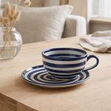 J -line Head + Saucer Granada Stripes - Céramique - Blanc / Bleu en situation