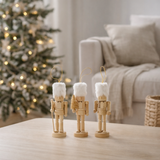 J-Line Pendentif de Noël Casse-Noisette - bois/fourrure - naturel/blanc - boîte de 3 en situation