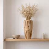 J -line Vase teck - Natural - Small - 92 cm de haut en situation