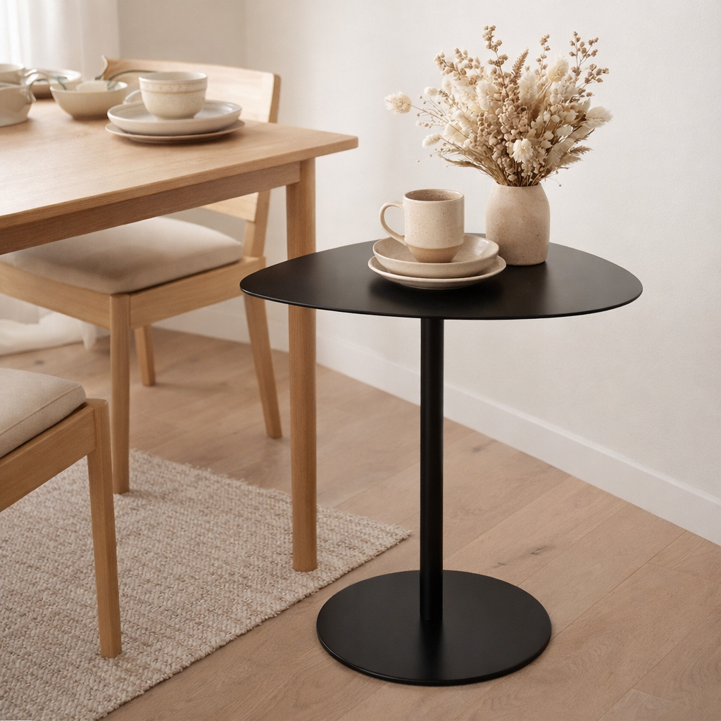 Table d'Appoint J-Line Métal Glacé Noir en situation