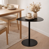 Table d'Appoint J-Line Métal Glacé Noir en situation