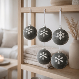 J-Line Boule de Noël Flocon de neige - verre - gris/blanc - S - boîte de 4 en situation