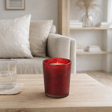 Bougie parfumée J-Line M-Chic - Oud & Amber - verre - rouge - petite - 48H en situation