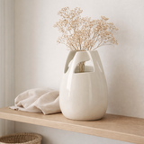 Poignée de vase J -line - Céramique - Blanc - Small - 30 cm de haut en situation