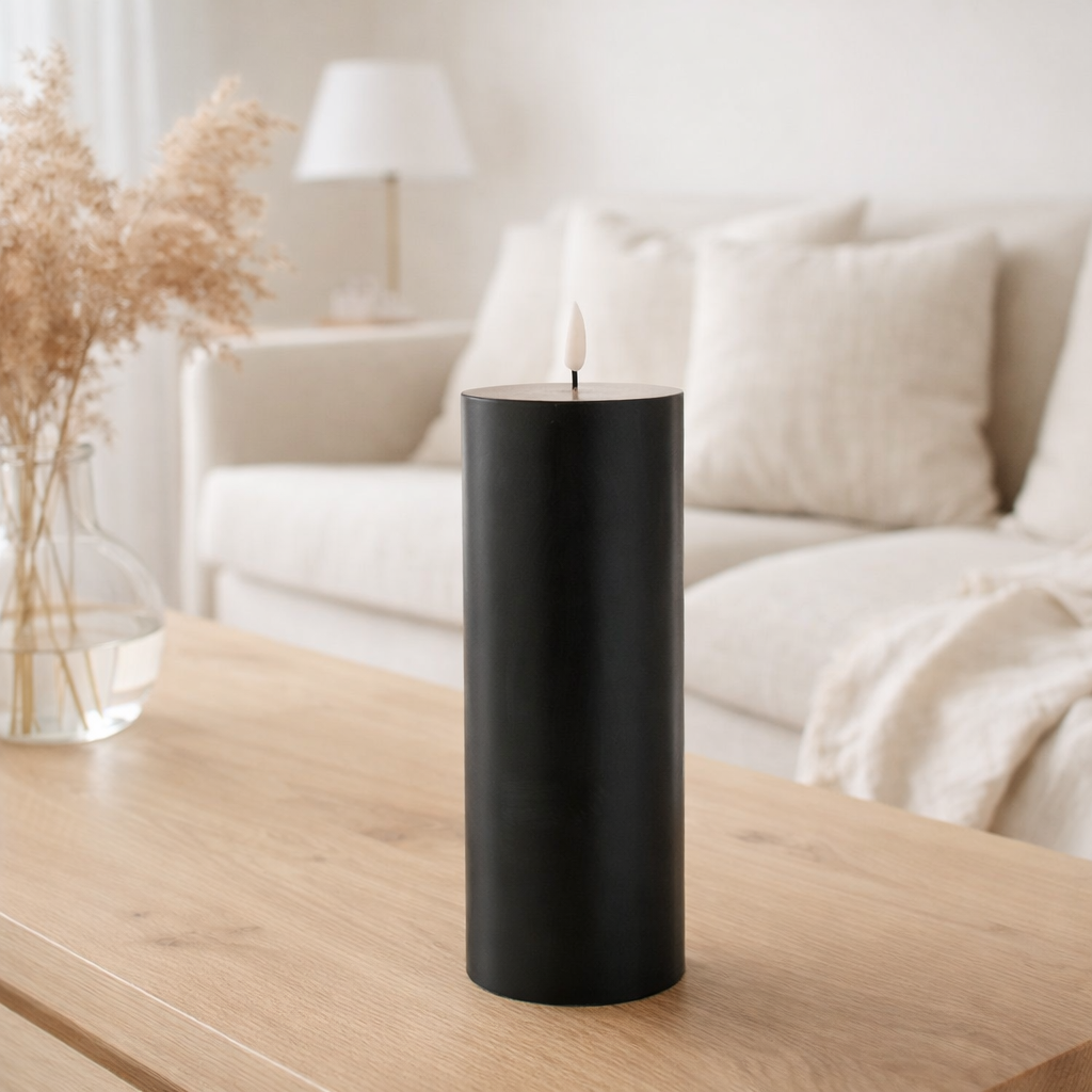 J -Liline Candle - Black - Large - Lights LED en situation