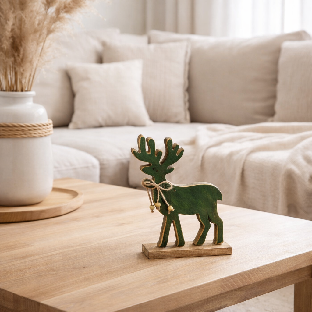 J -Line Christmas Figure Rendeer - Wood - Green - Small en situation