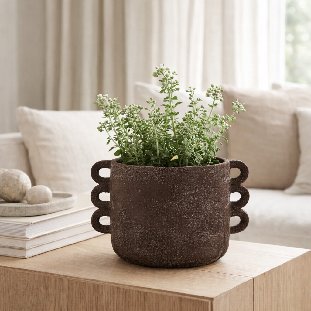 J -line Flower Pot Celia - Céramique - Brown - Moyen - Ø 18,5 cm en situation