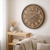 J-Line Horloge Murale Grand Hotel MDF Naturel Foncé Petite en situation