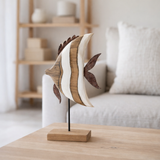 J-line décoration poisson rayé à pied - bois - petit en situation