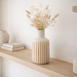 J -line Vase Ying - Wood - Blanc - Small - 33 cm de haut en situation