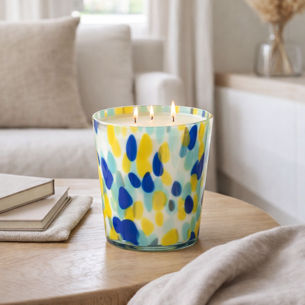 Bougie parfumée J-Line Noa Strepen - Thé Blanc - bleu/jaune - L - 95U en situation