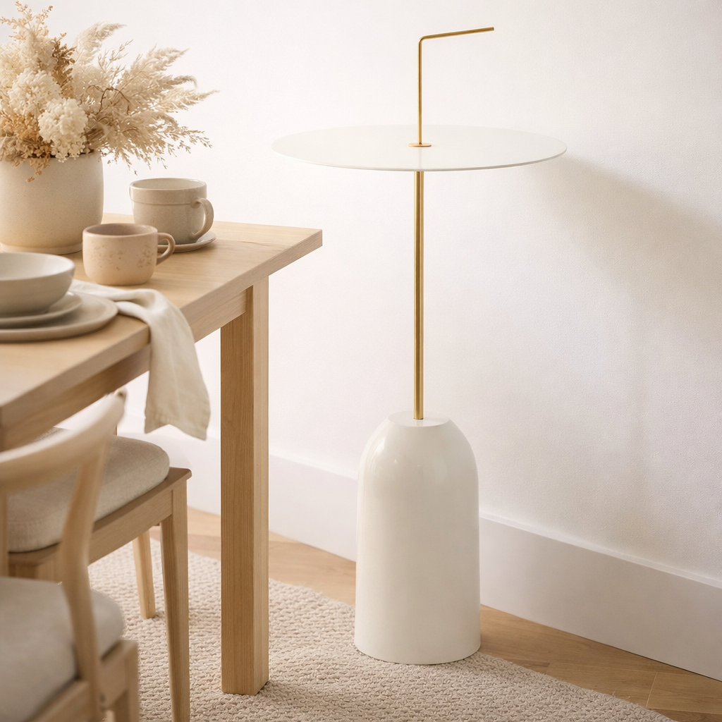 J-Line Table d'Appoint Disc Métal Blanc/Or en situation