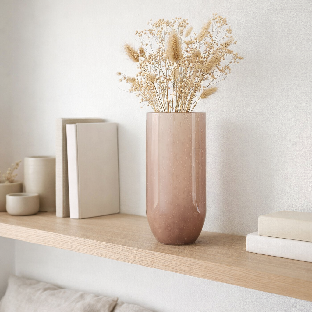 Vase J-Line Trikkie - verre - rose - 29 cm de haut en situation