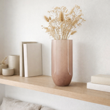 Vase J-Line Trikkie - verre - rose - 29 cm de haut en situation