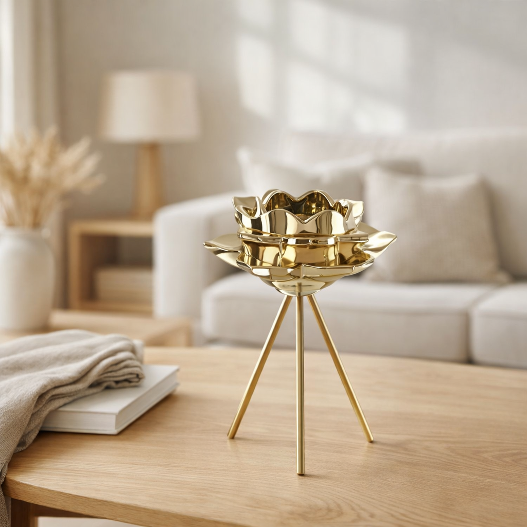 J -Liline Tealight Solder sur le pied de la fleur - Verre - Gold - Grand en situation