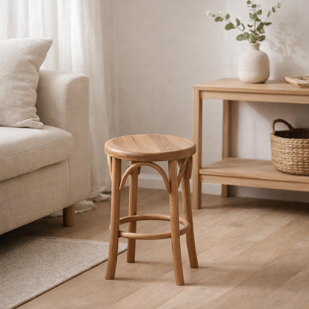 Tabouret J-Line Ali - bois de teck - naturel en situation