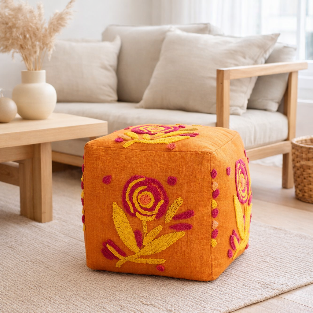 J-Line Pouf Carré Fleur Coton Orange/Rose/Jaune en situation