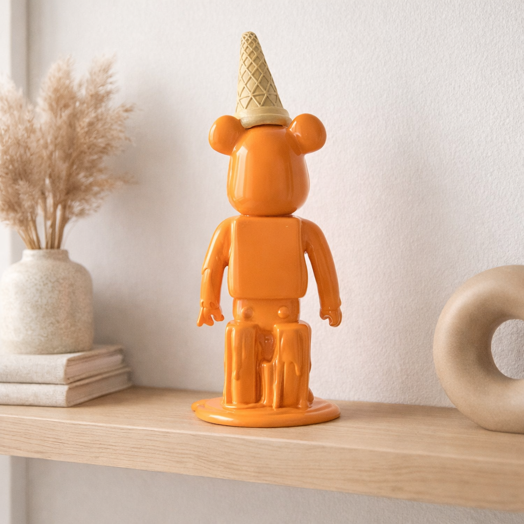 J -line Decoration Bear Icehoorn - Résine - Orange en situation
