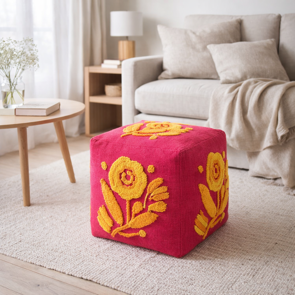 J-Line Pouf Carré Fleur Coton Rose/Orange/Jaune en situation