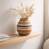 J-Line Vase Tukano Pichet Stripes Terra Marron/Noir/Blanc en situation