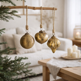 Boule de Noël J-Line Oxydé - verre - or antique - grand - 3 pièces en situation