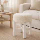 Tabouret J-Line Fourrure - bois - blanc en situation